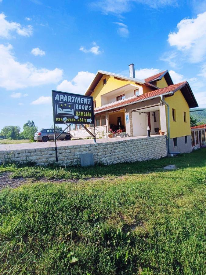 Apartments & Rooms Ramljak Korenica Bagian luar foto